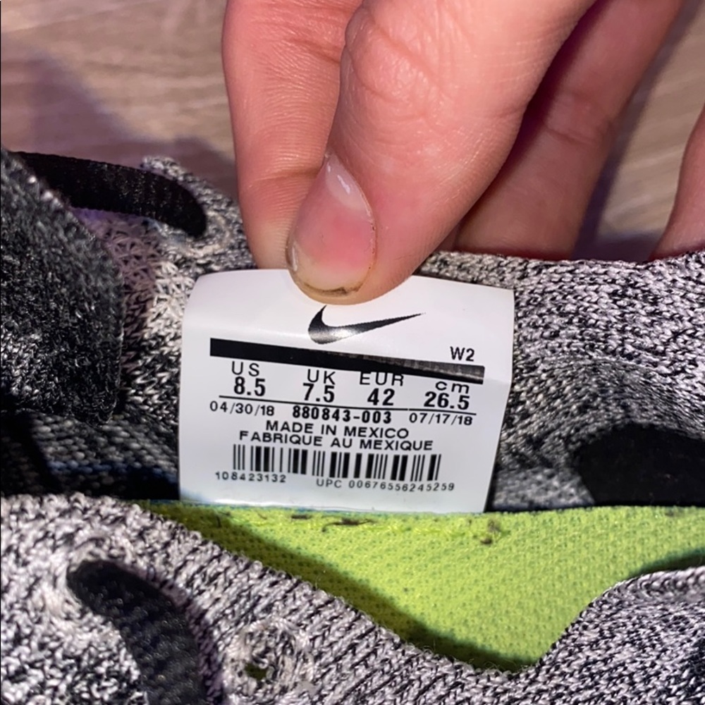 NIKE shoes - Picture 4 of 4